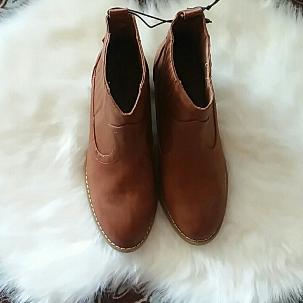 Universal Thread Nwot Booties - image 2